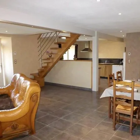 Ferienhaus Maison De 3 Chambres Avec Jardin Amenage A Anglards De Salers Anglards-de-Salers