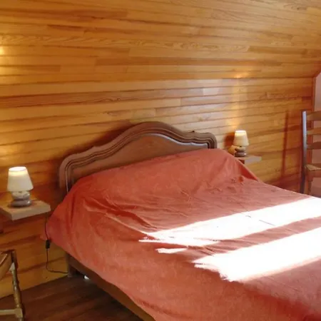 Maison De 3 Chambres Avec Jardin Amenage A Anglards De Salers Ferienhaus